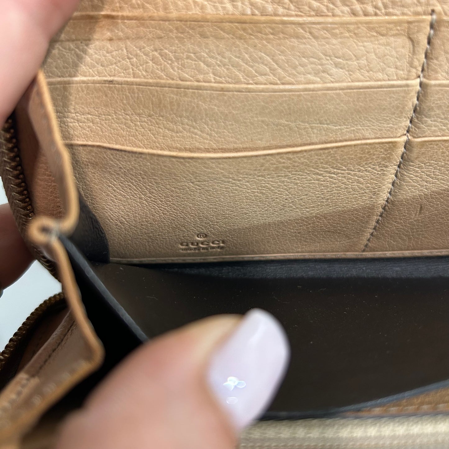 SOLD! Gucci Zippy Wallet