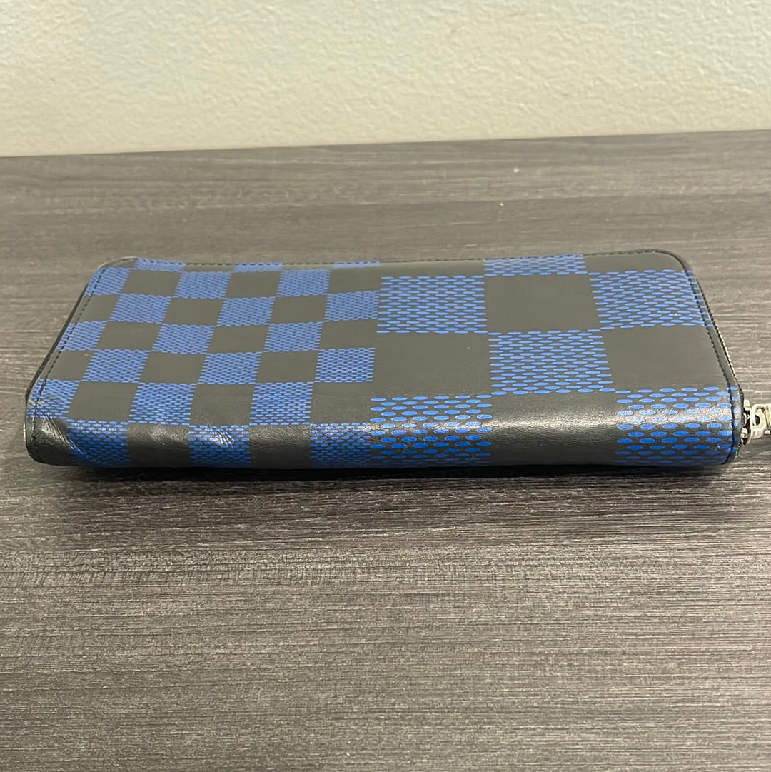 SOLD! Louis Vuitton Damier Infini Zip Wallet