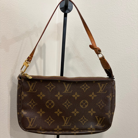 8912 LOUIS VUITTON Monogram Pochette