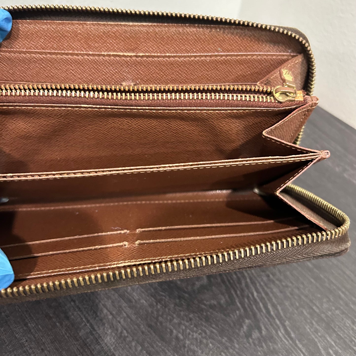 Louis Vuitton Zippy Wallet