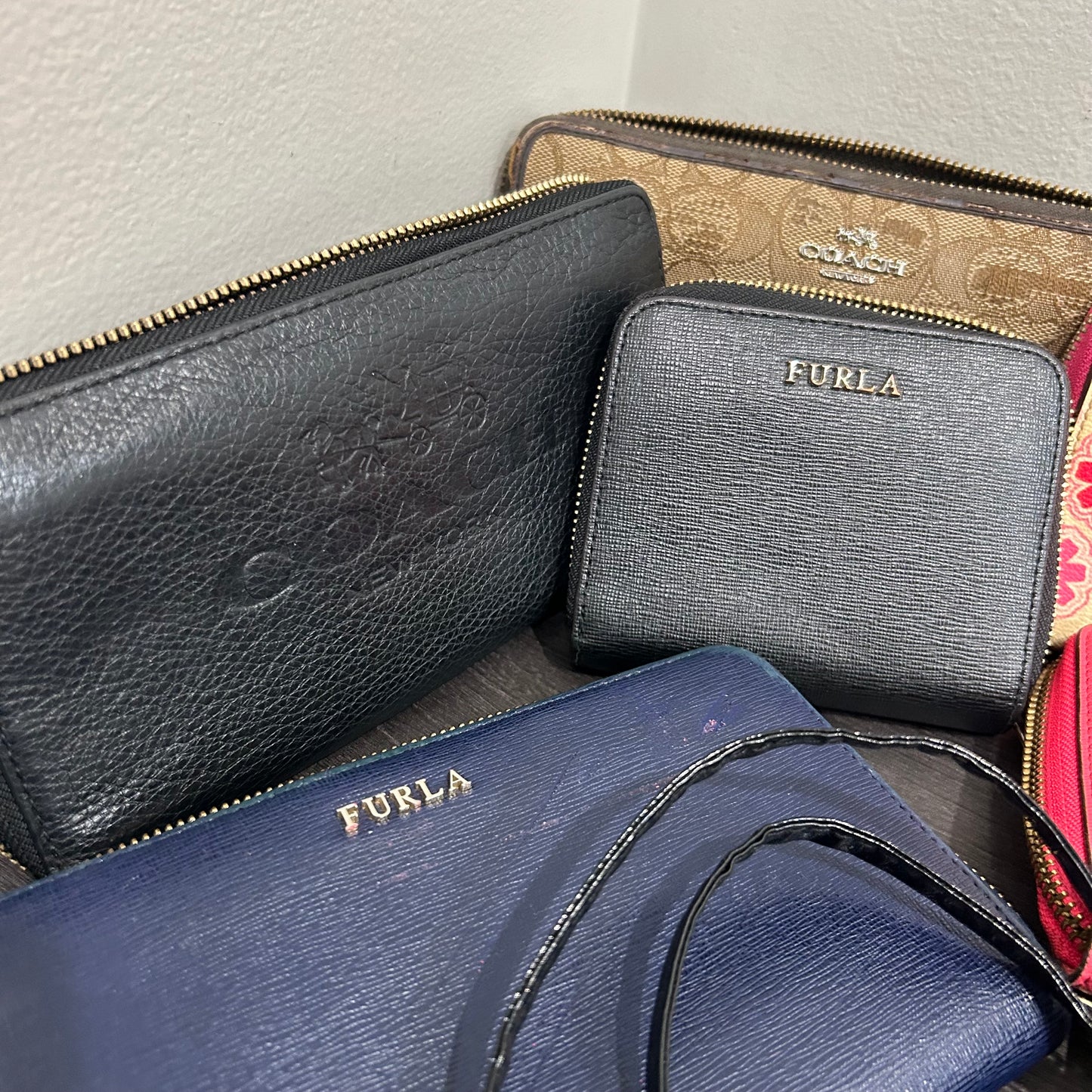 CLEARANCE Designer Wallets Set of 15 ( for resellers/refurbishers)