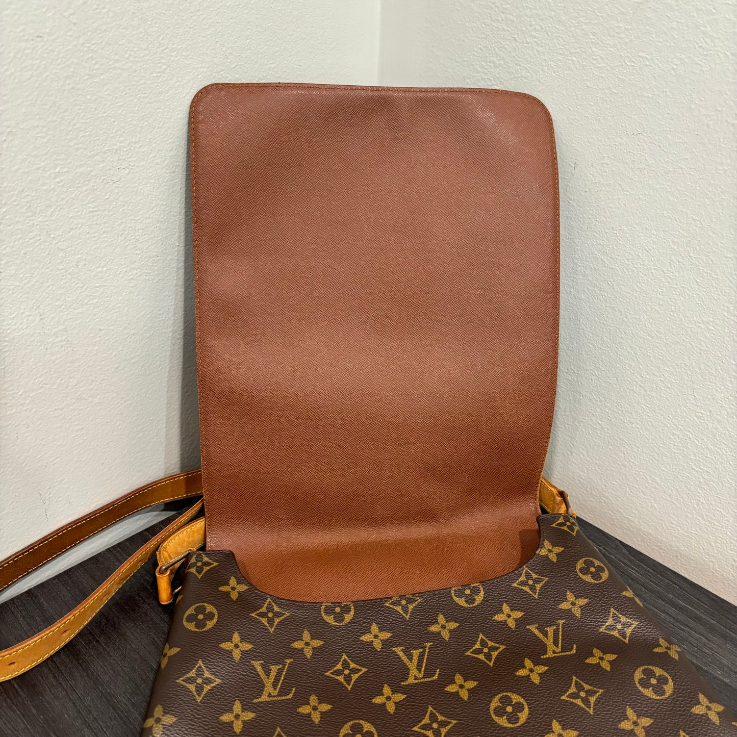 #335 LOUIS VUITTON Musette