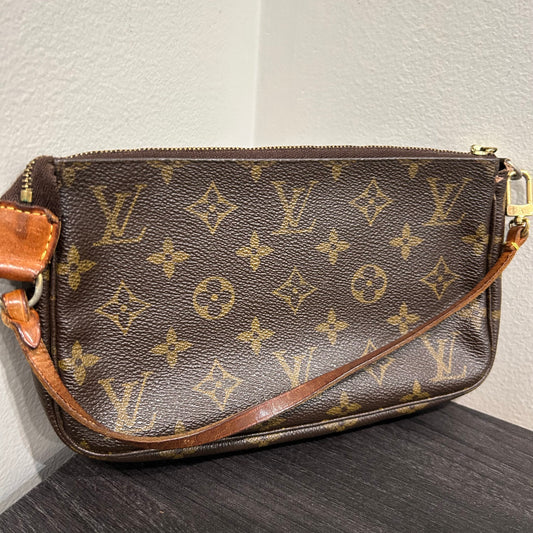 #513 LOUIS VUITTON Pochette