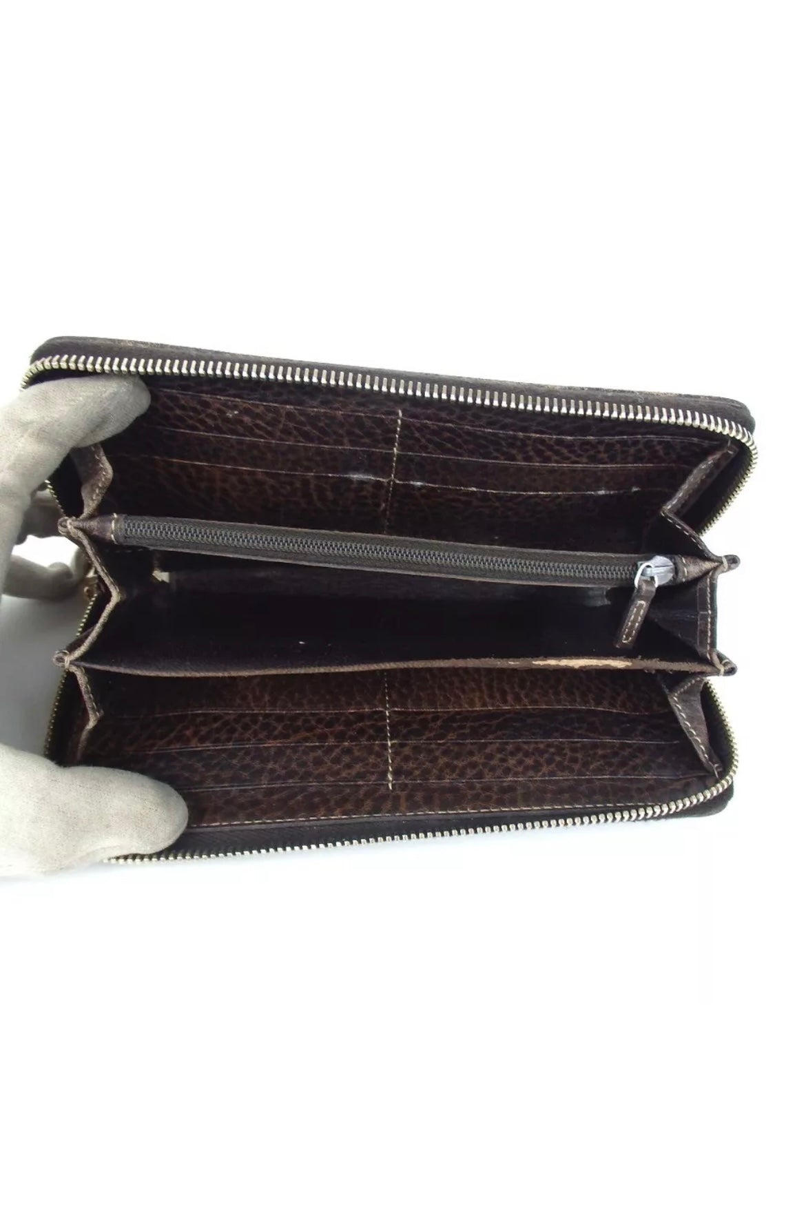 SOLD! Gucci Zip Wallet