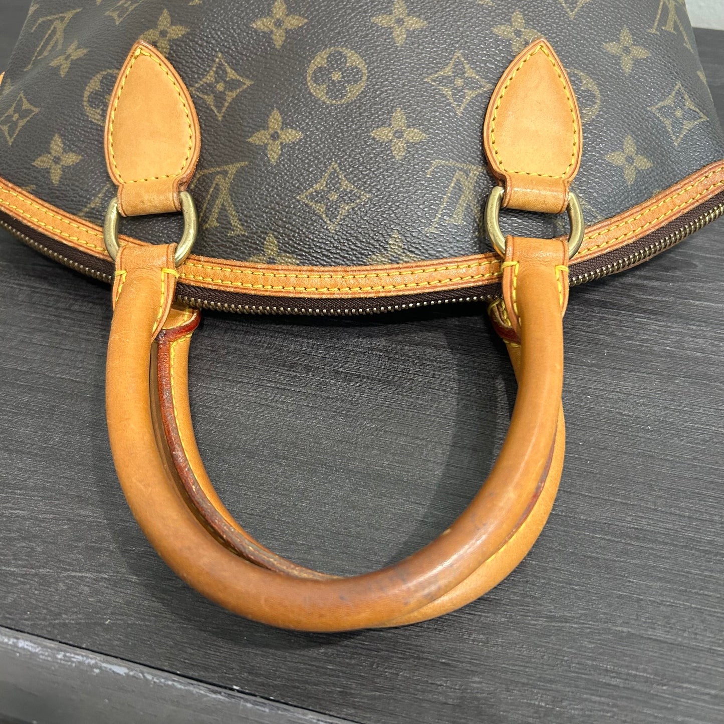 #401 LOUIS VUITTON Rockit w/ LV Lock & Key