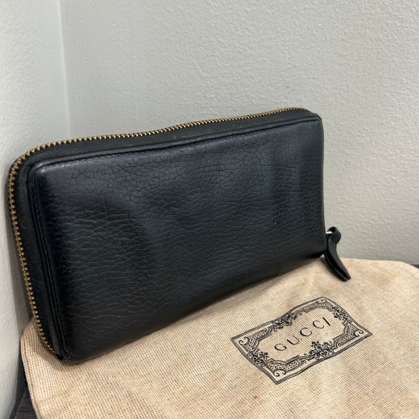 #180 GUCCI Marmont Zip Wallet