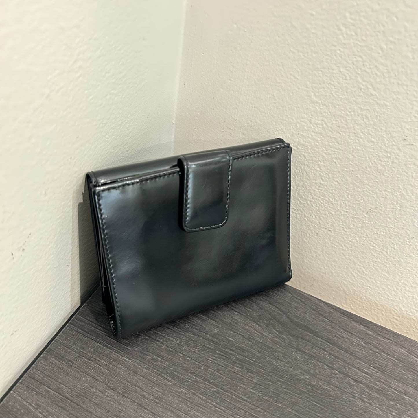CLEARANCE #193 GUCCI Patent Wallet