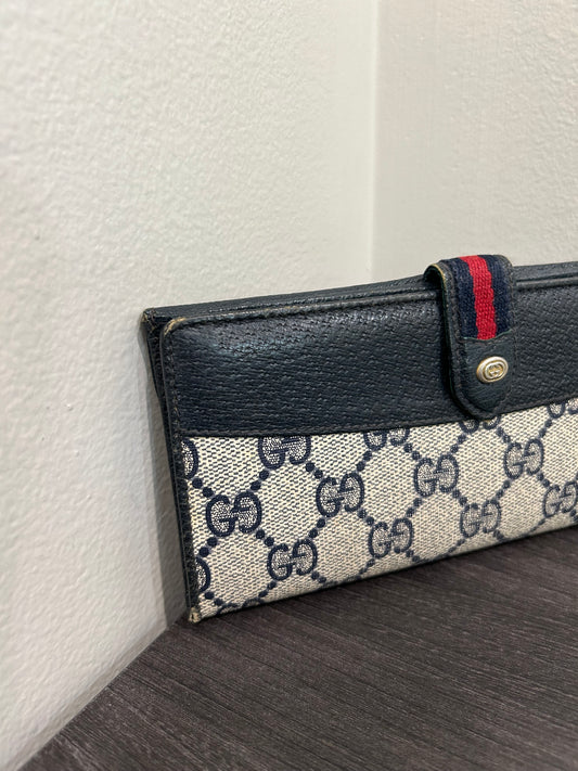 SOLD! Gucci Vintage Wallet