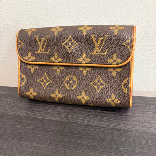 #3213 LOUIS VUITTON Monogram Pochette
