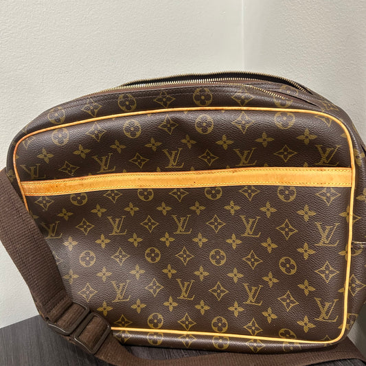 #203 LOUIS VUITTON Reporter GM