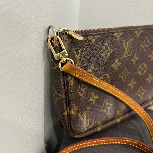 #309 LOUIS VUITTON Pochette