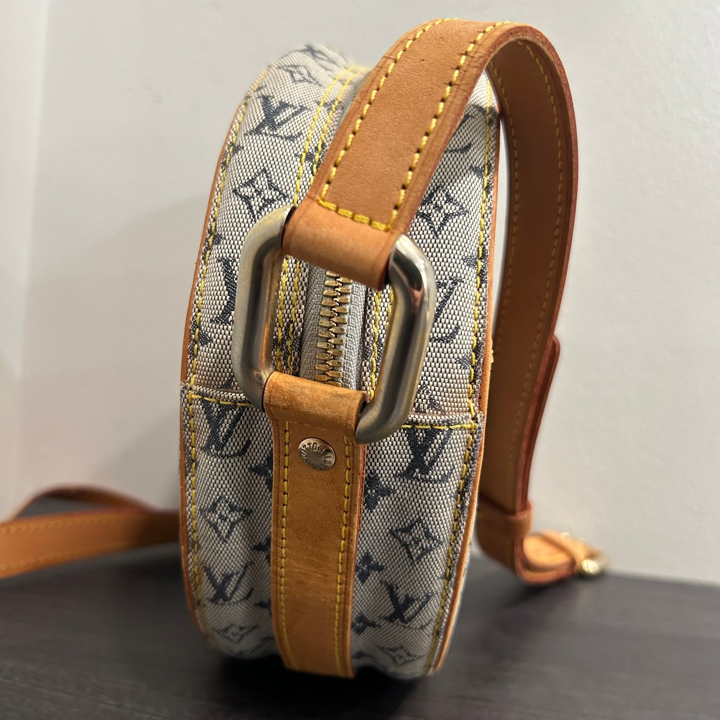 #418 LOUIS VUITTON Mini Lin Jeanne PM