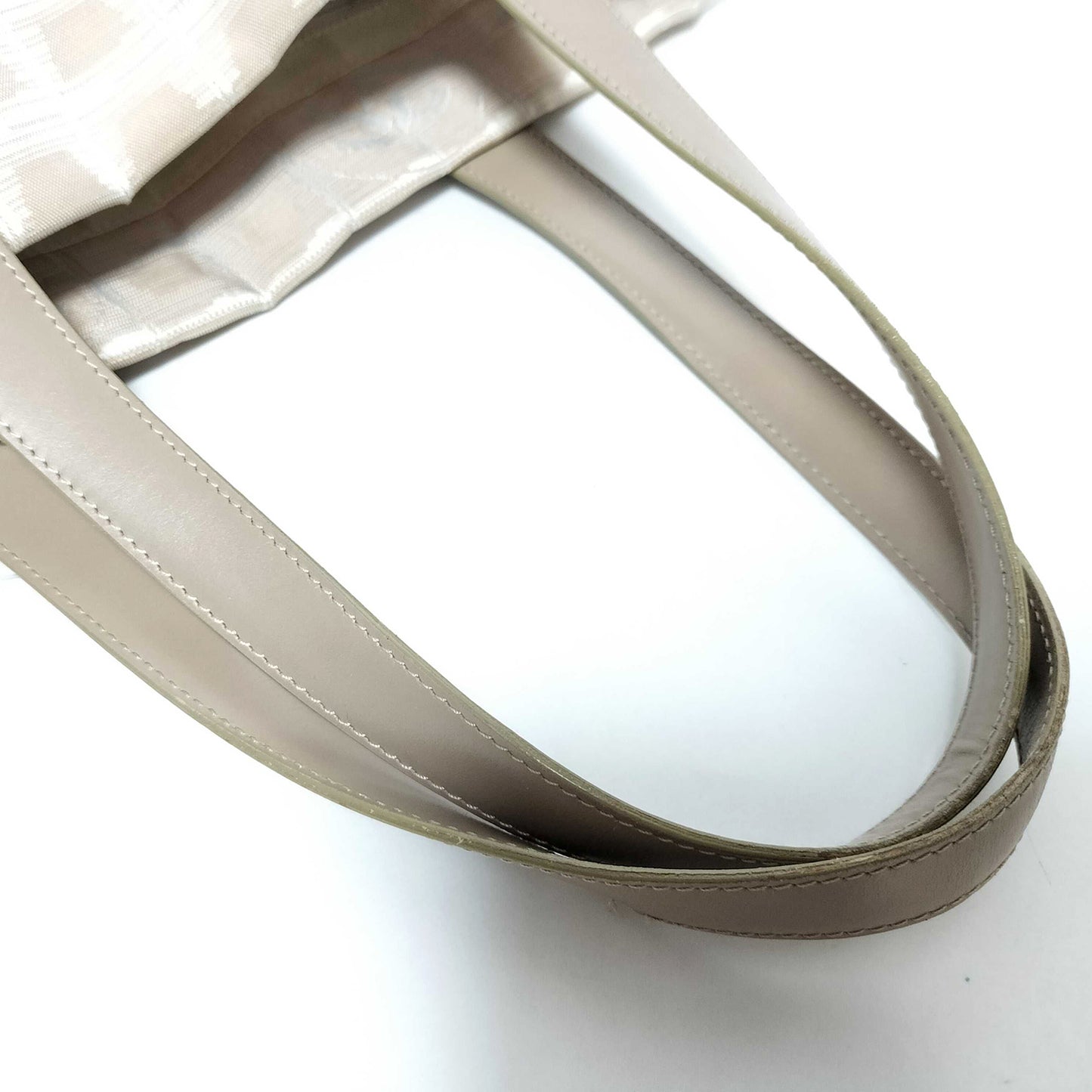 #1152 CHANEL Neutral Ligne Tote