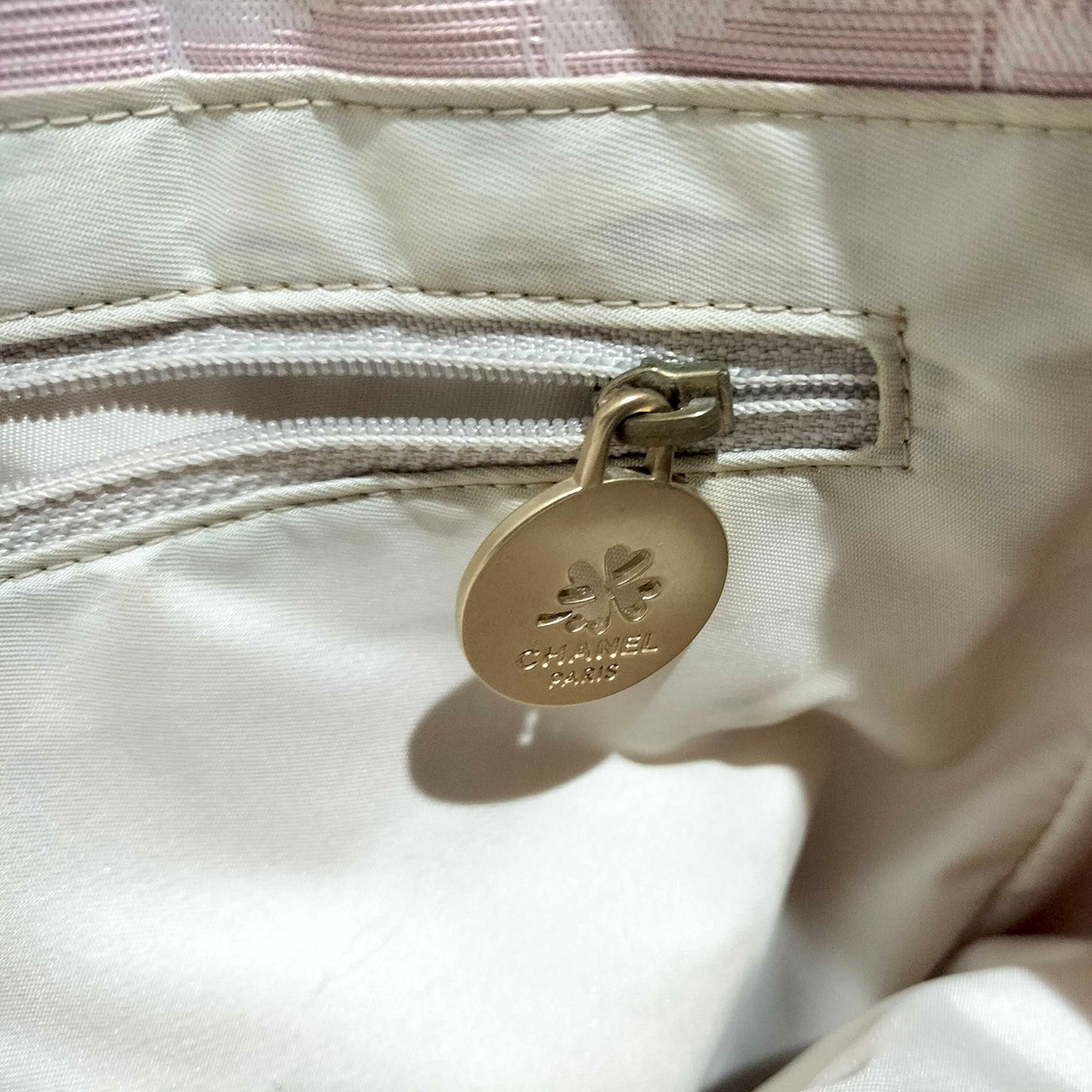 #1154 CHANEL Pink Ligne Tote