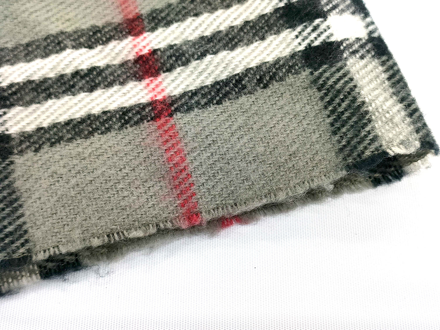#1339 BURBERRY Vintage Gray Check 100% Lambswool Scarf
