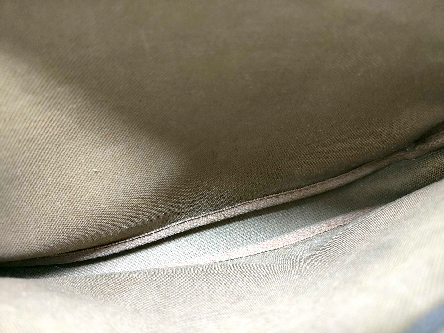 #1194 LOUIS VUITTON Monogram Pochette