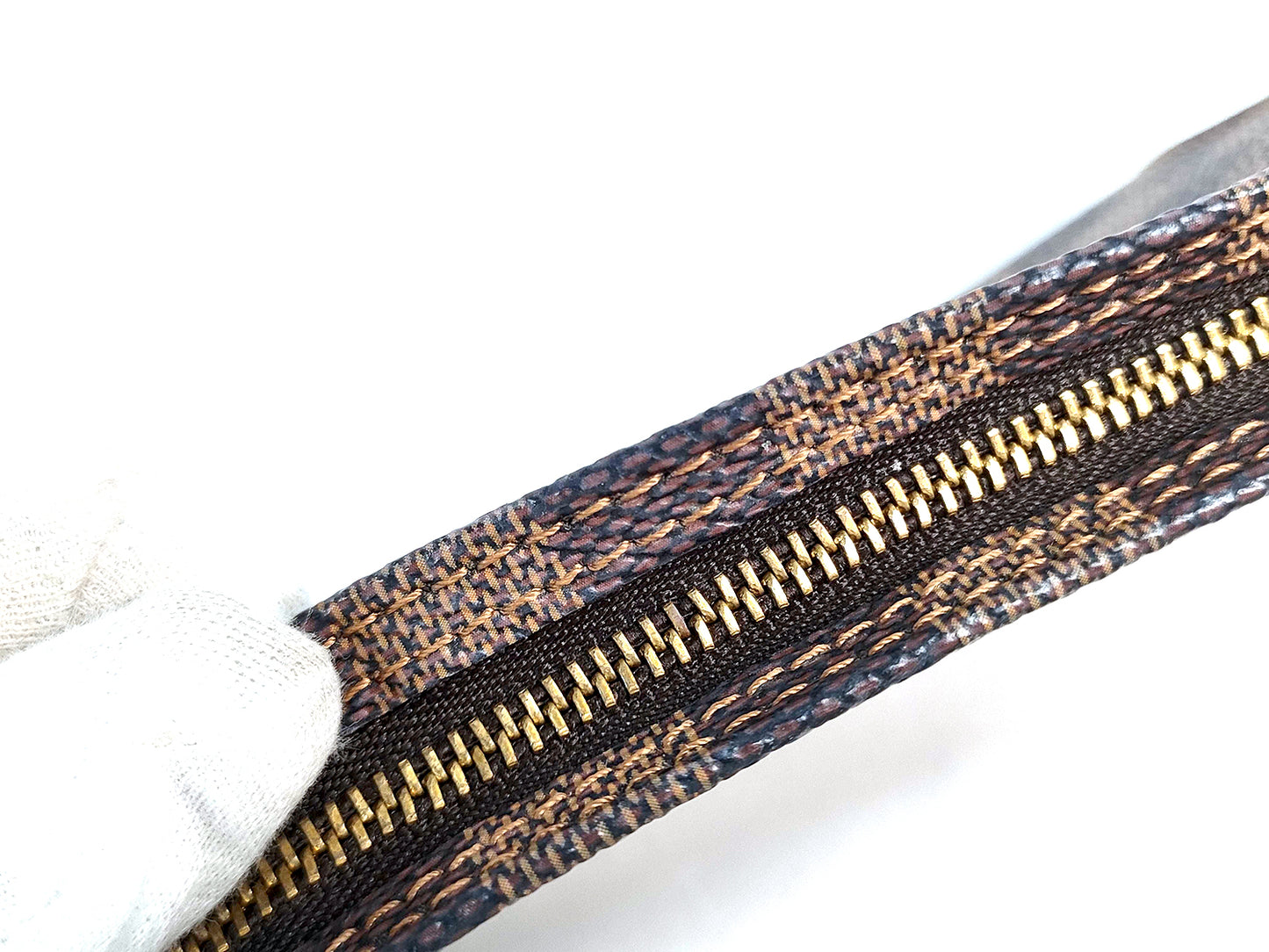 #1394 LOUIS VUITTON Damier Ebene Accessory Pouch