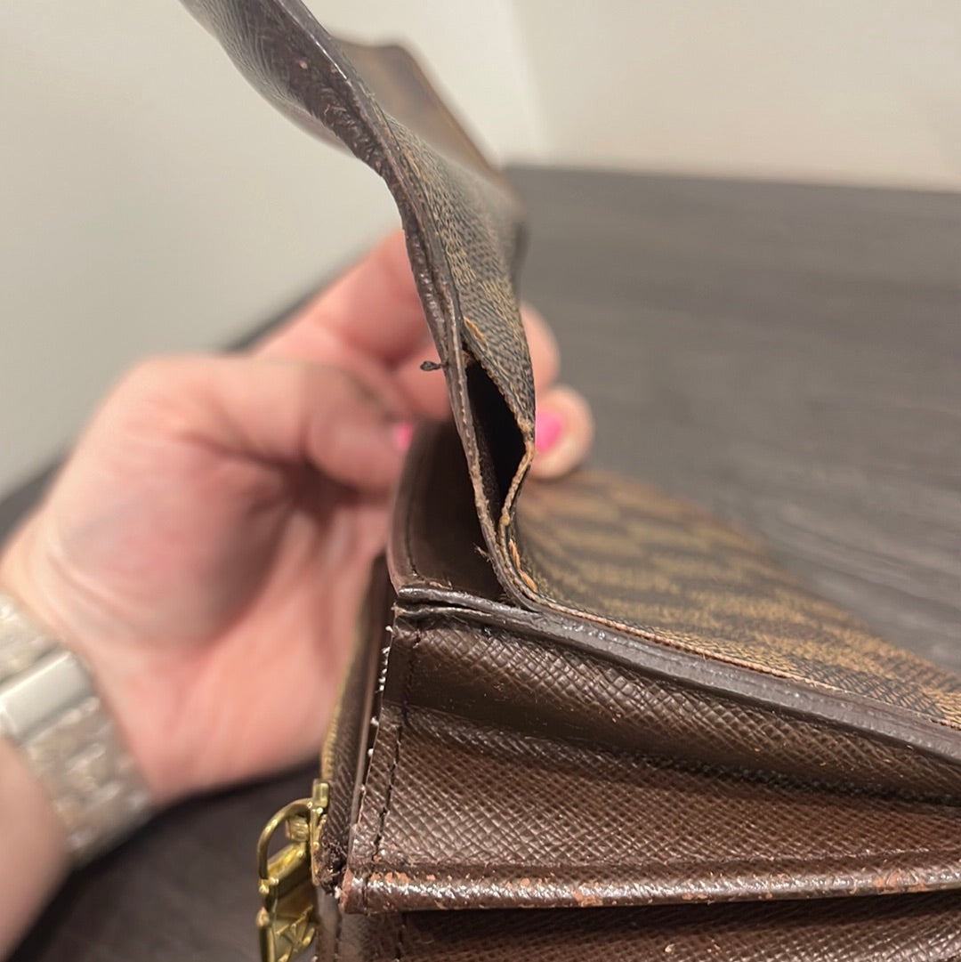 SOLD! Louis Vuitton Damier Wallet