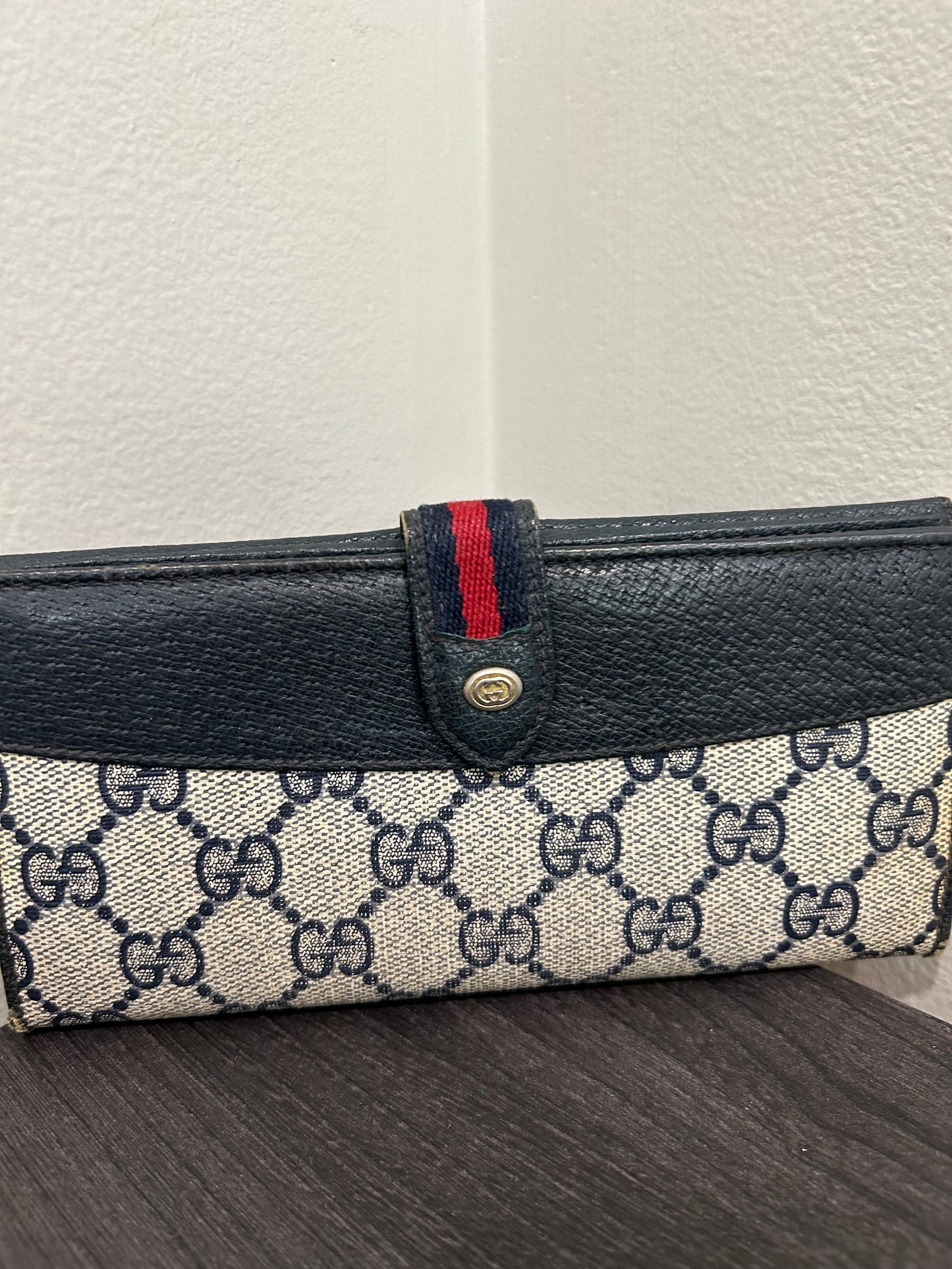 SOLD! Gucci Vintage Wallet
