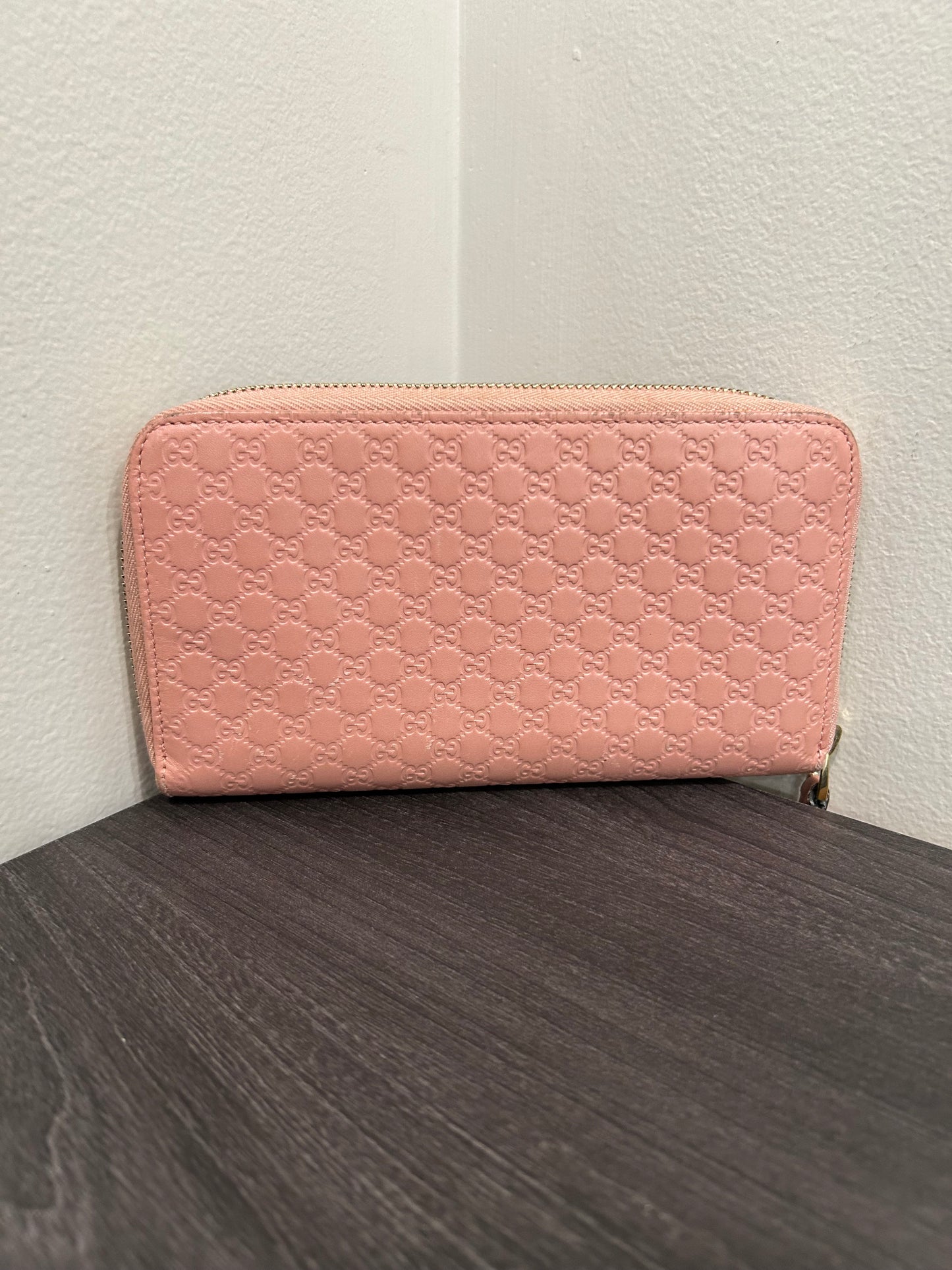 SOLD! Gucci Microguccissima Leather Zippy Wallet