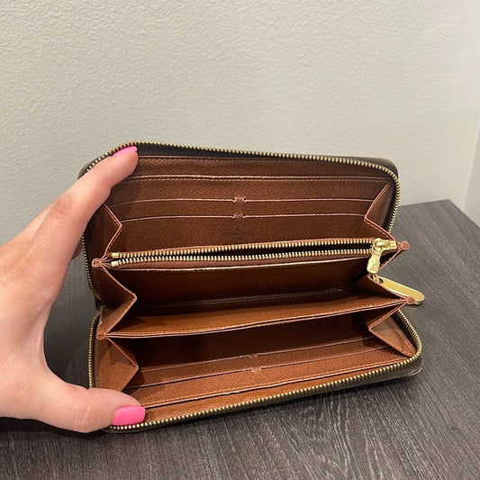 SOLD! Louis Vuitton Monogram Zippy Wallet
