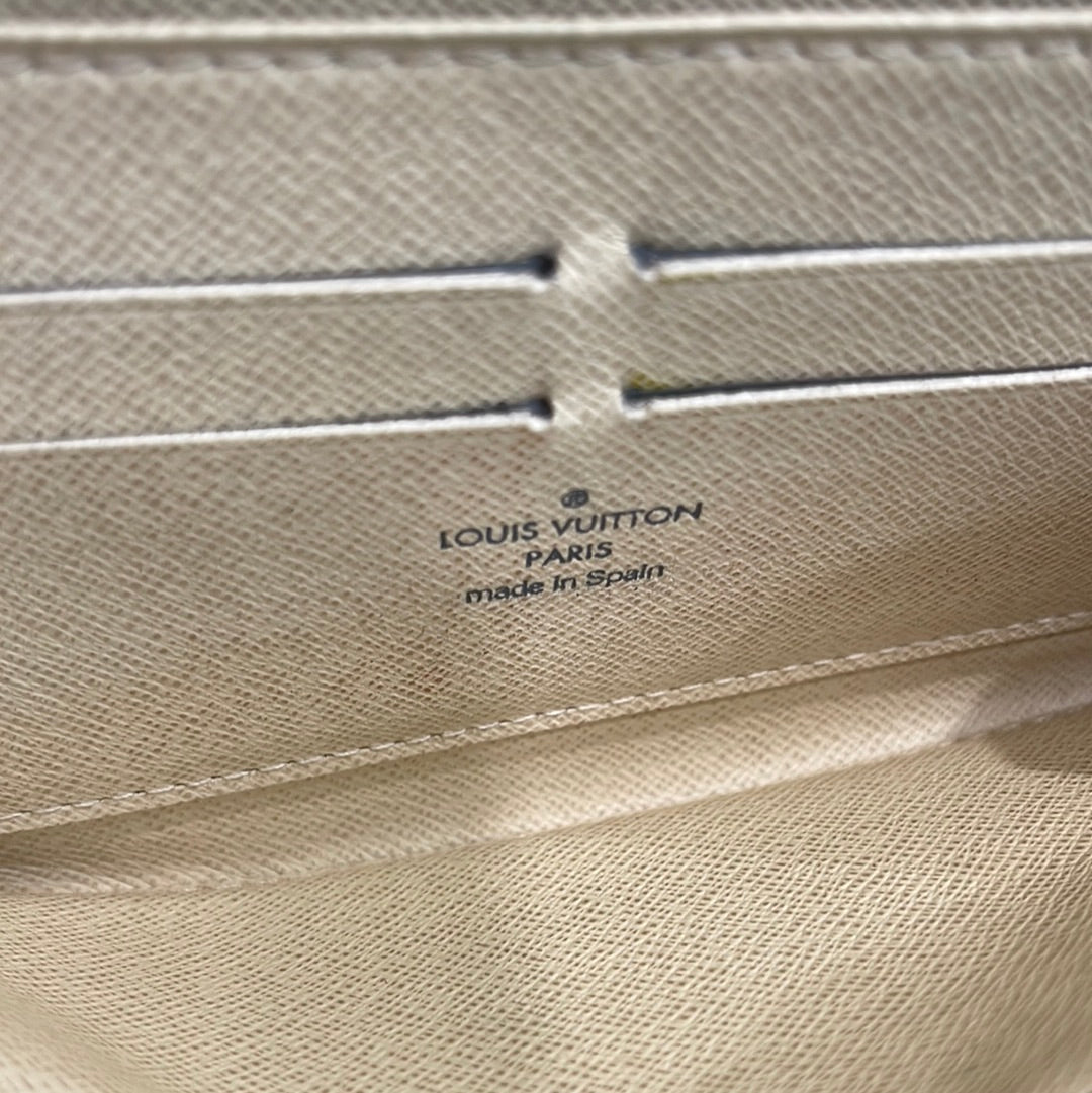 SOLD! Louis Vuitton Damier Wallet
