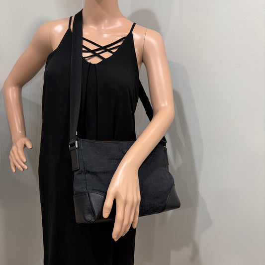 #3231 GUCCI Black Canvas Shoulder Bag