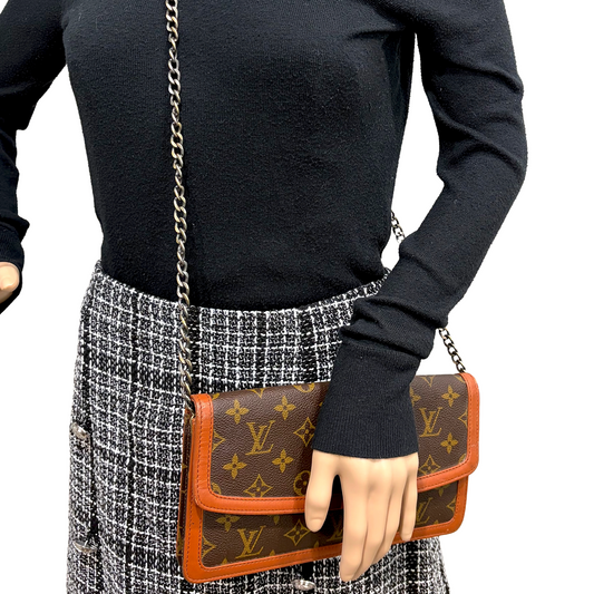 #8242 LOUIS VUITTON Monogram Dame 26 with Removable Chain