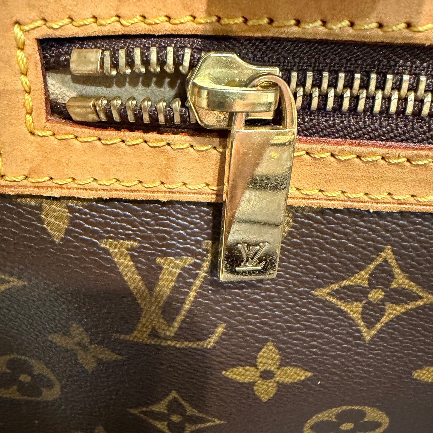 #8265 LOUIS VUITTON Cite GM