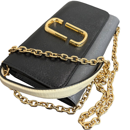 1215-06 MARC JACOBS Leather Snapshot Crossbody Wallet