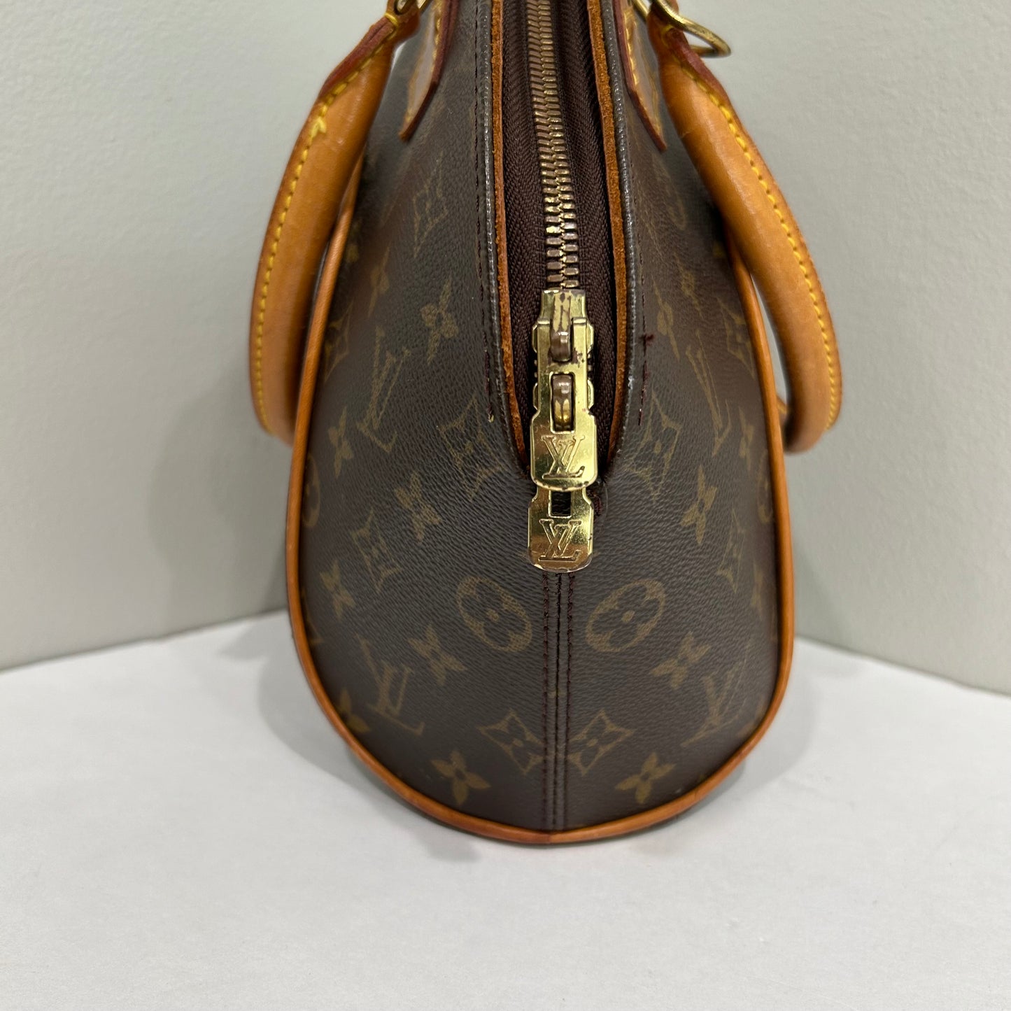 SOLD! Louis Vuitton Ellipse MM