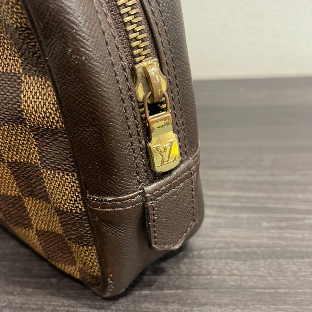 SOLD! Louis Vuitton Damier Pouch