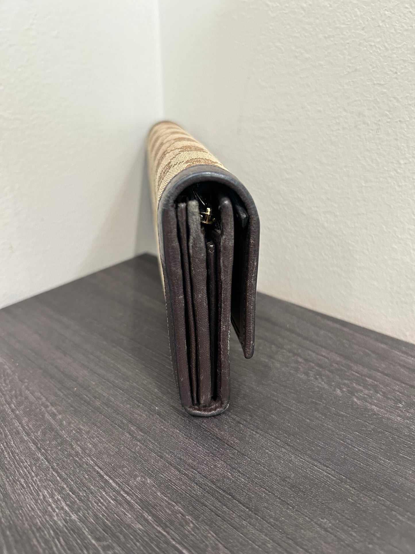 SOLD! Gucci GG Wallet NEEDS REPAIR