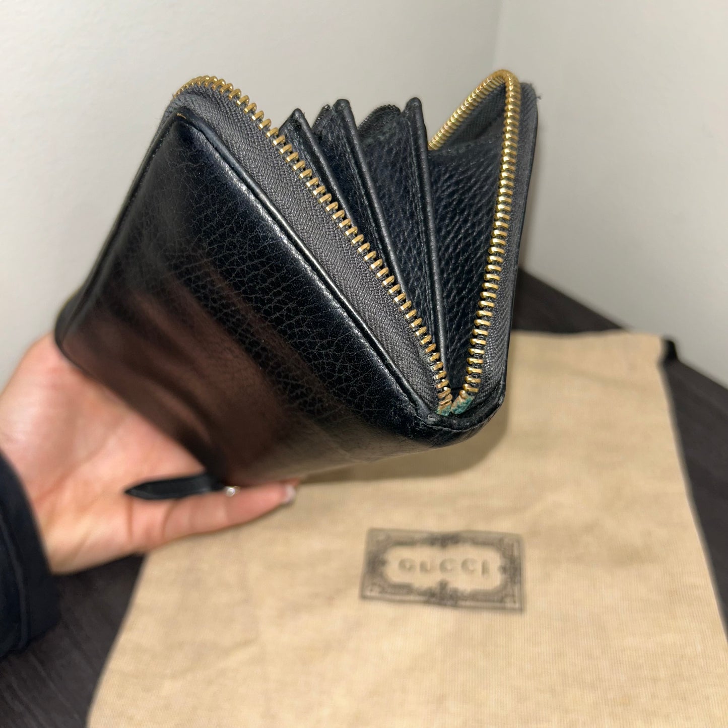 #180 GUCCI Marmont Zip Wallet