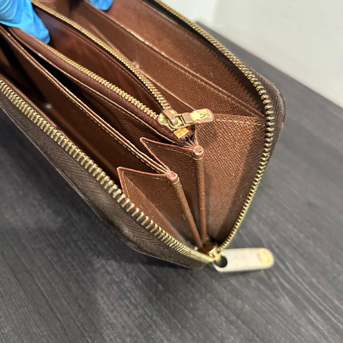 Louis Vuitton Zippy Wallet