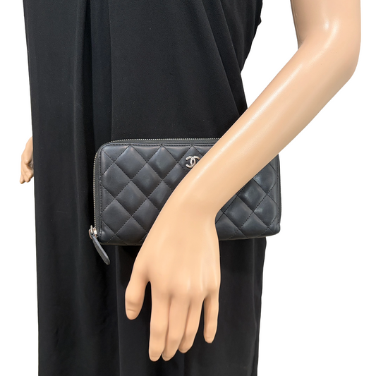 #3236 CHANEL 2018-2019 Black Lambskin Leather Matelasse Zip Wallet
