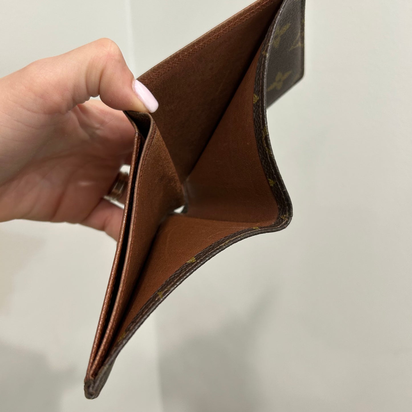 SOLD! Louis Vuitton Men’s Wallet