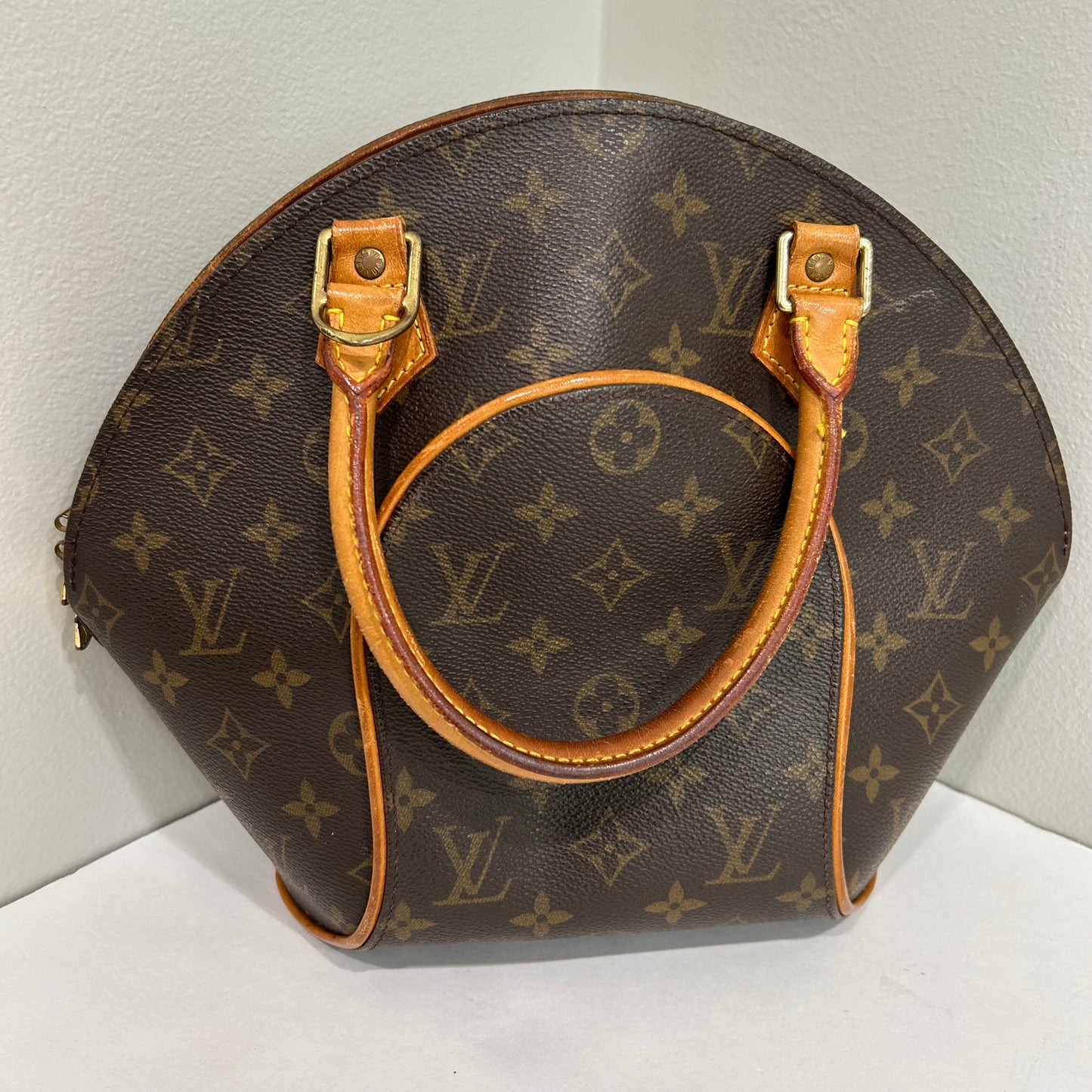 SOLD! Louis Vuitton Ellipse MM