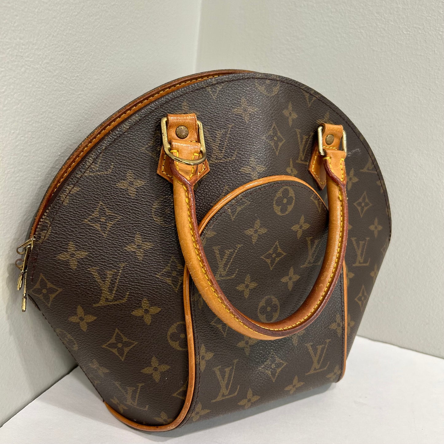 SOLD! Louis Vuitton Ellipse MM
