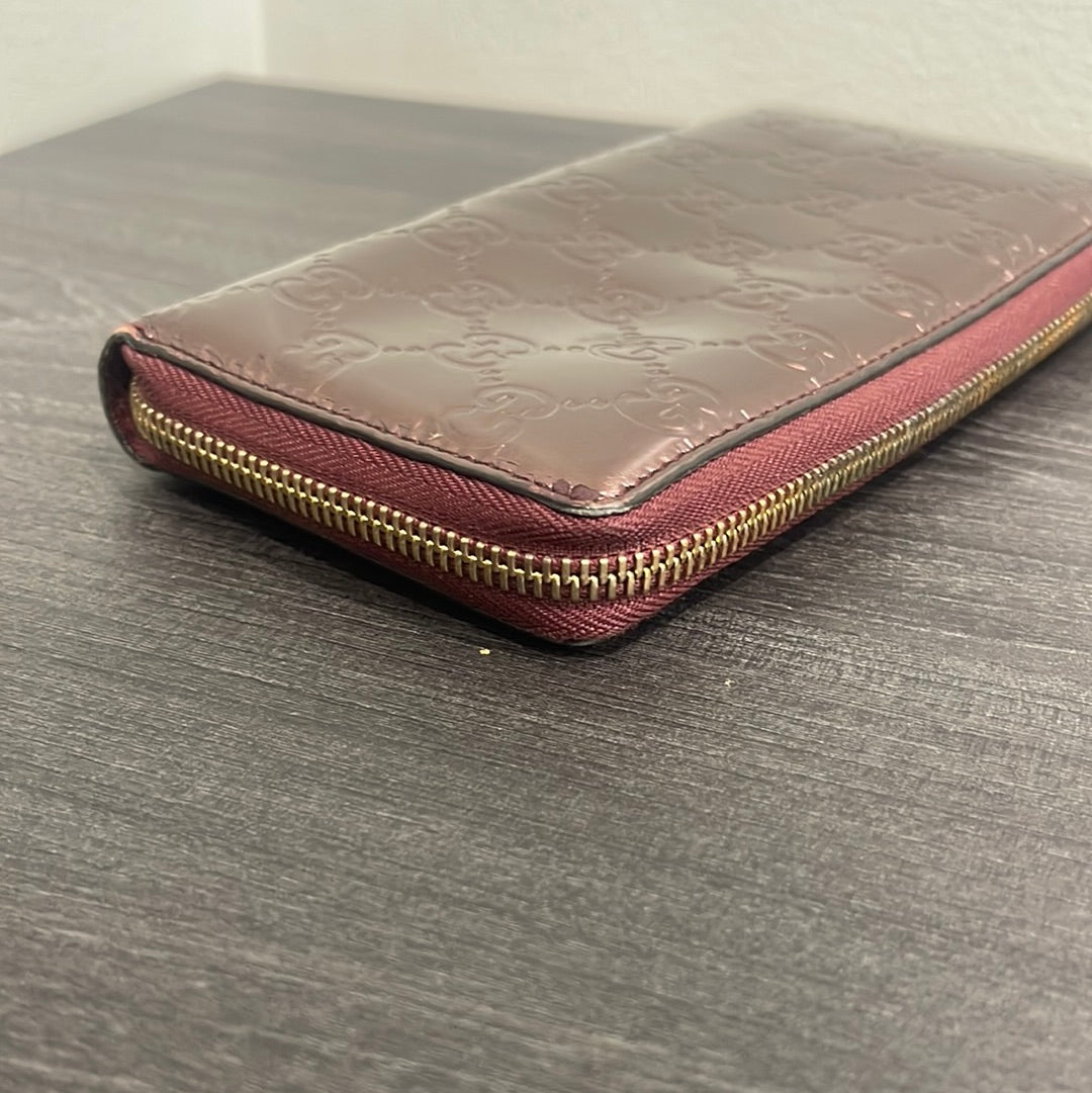 SOLD! Gucci GG Wallet