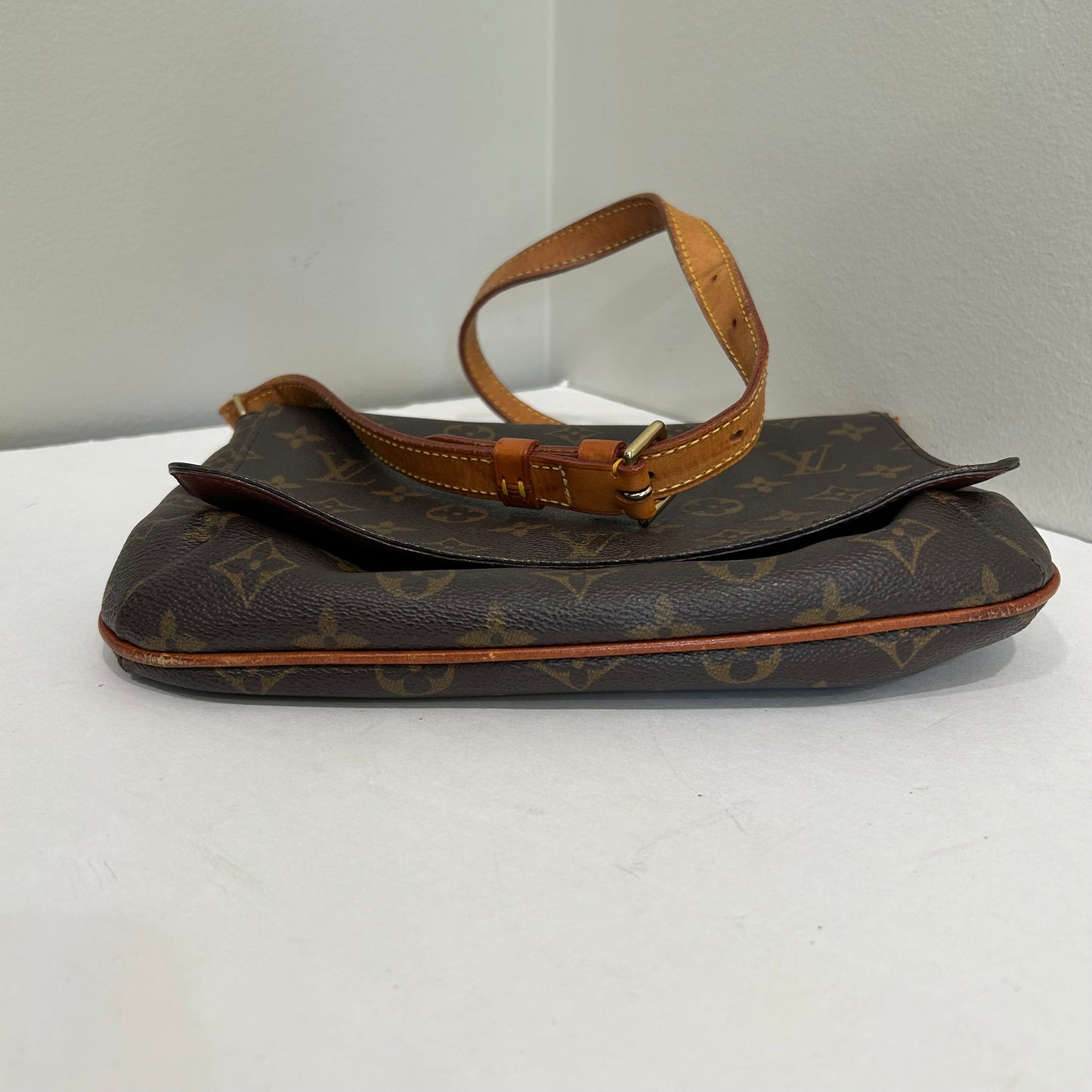 Louis Vuitton Musette Tango Short