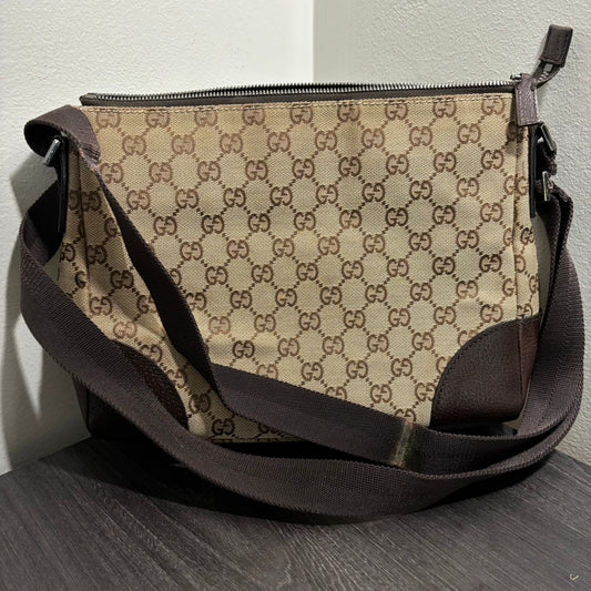 #240 Gucci Crossbody