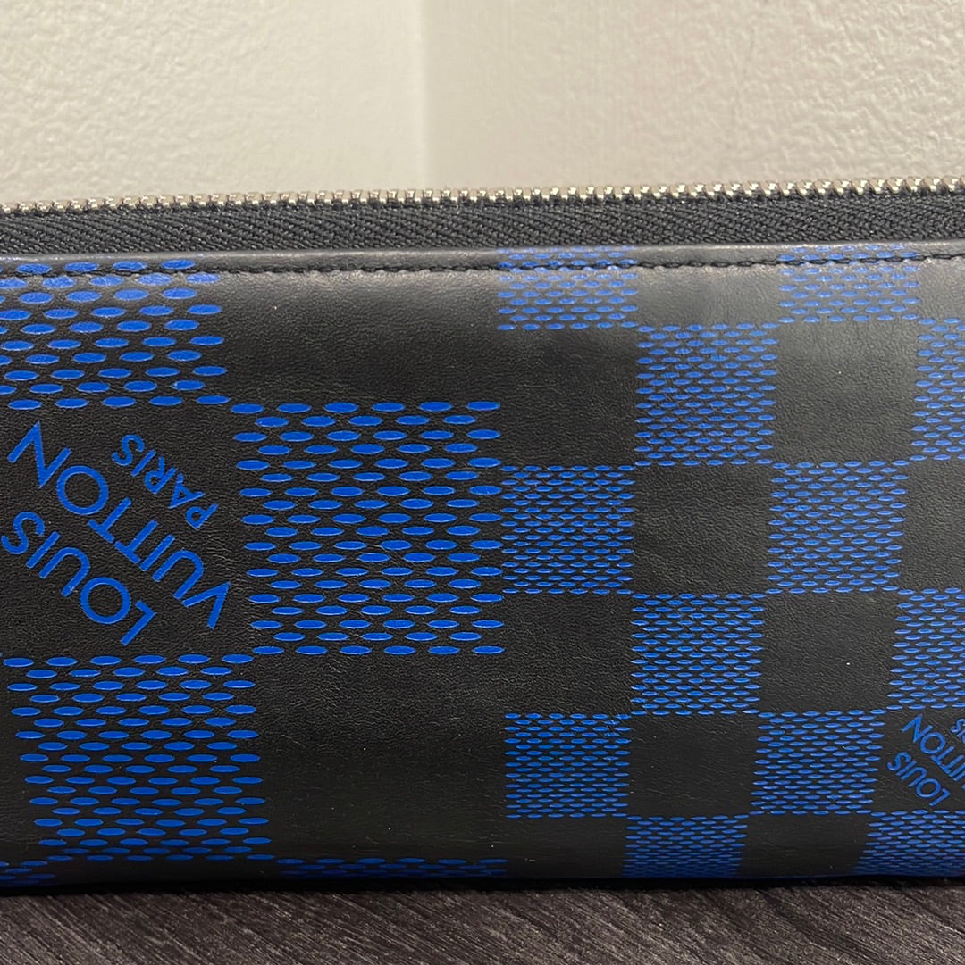 SOLD! Louis Vuitton Damier Infini Zip Wallet