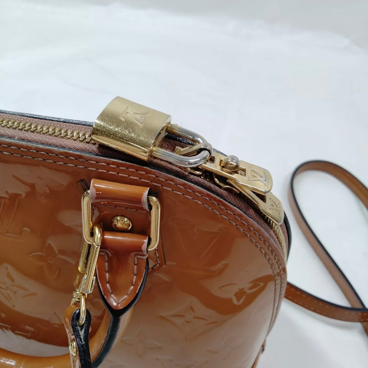 Louis Vuitton Vernis Alma BB