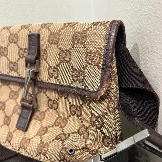 1021 GUCCI Waist Bum Bag