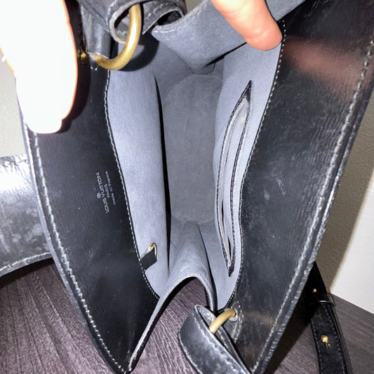 #261 LOUIS VUITTON Epi Cluny