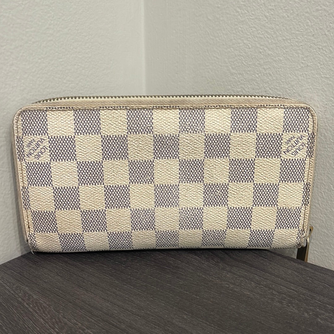SOLD! Louis Vuitton Damier Wallet