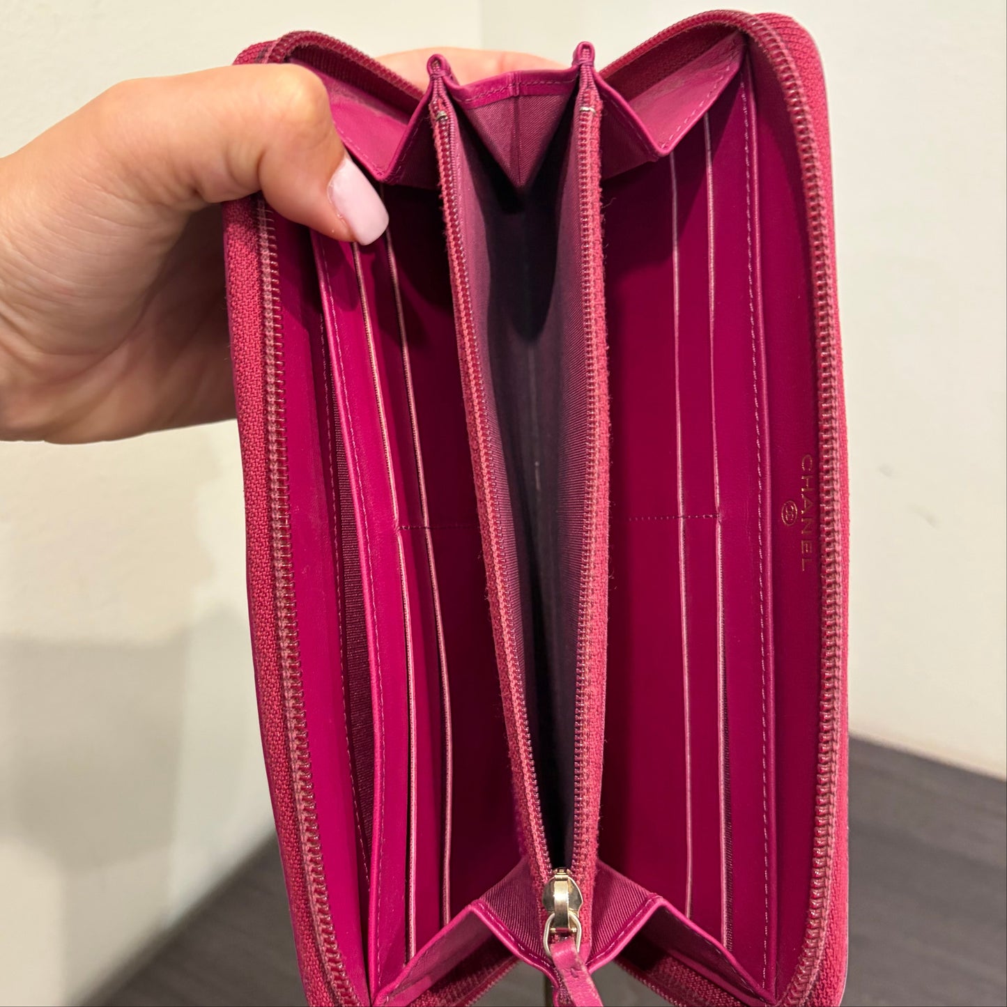 #1714 CHANEL Pink Zip Wallet