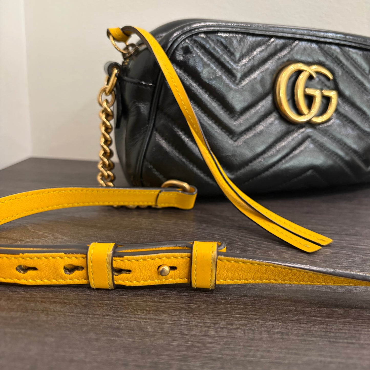 #1182 GUCCI GG Marmont Black Leather Matelassé Chevron Crossbody Bag