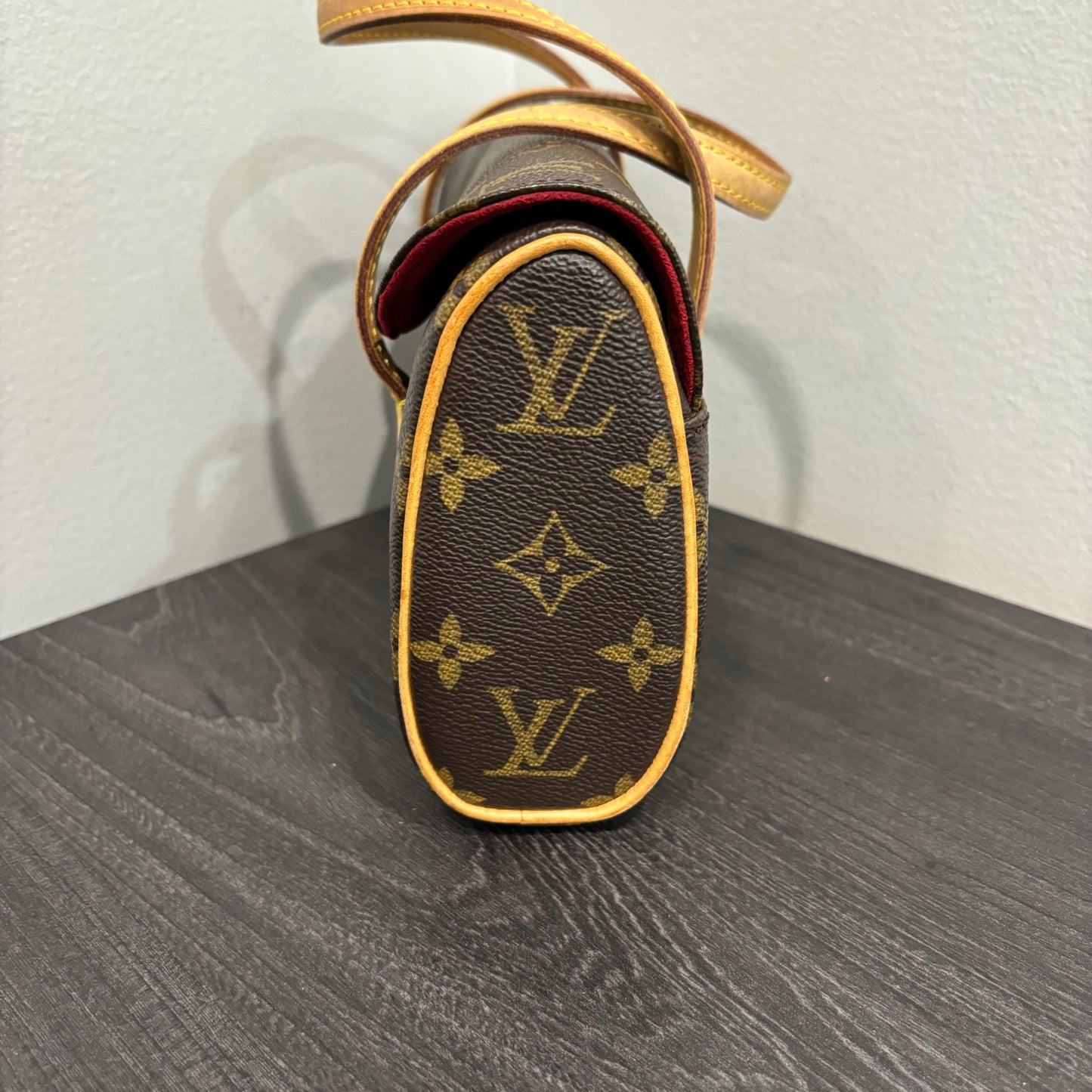 #332 LOUIS VUITTON Sonatine
